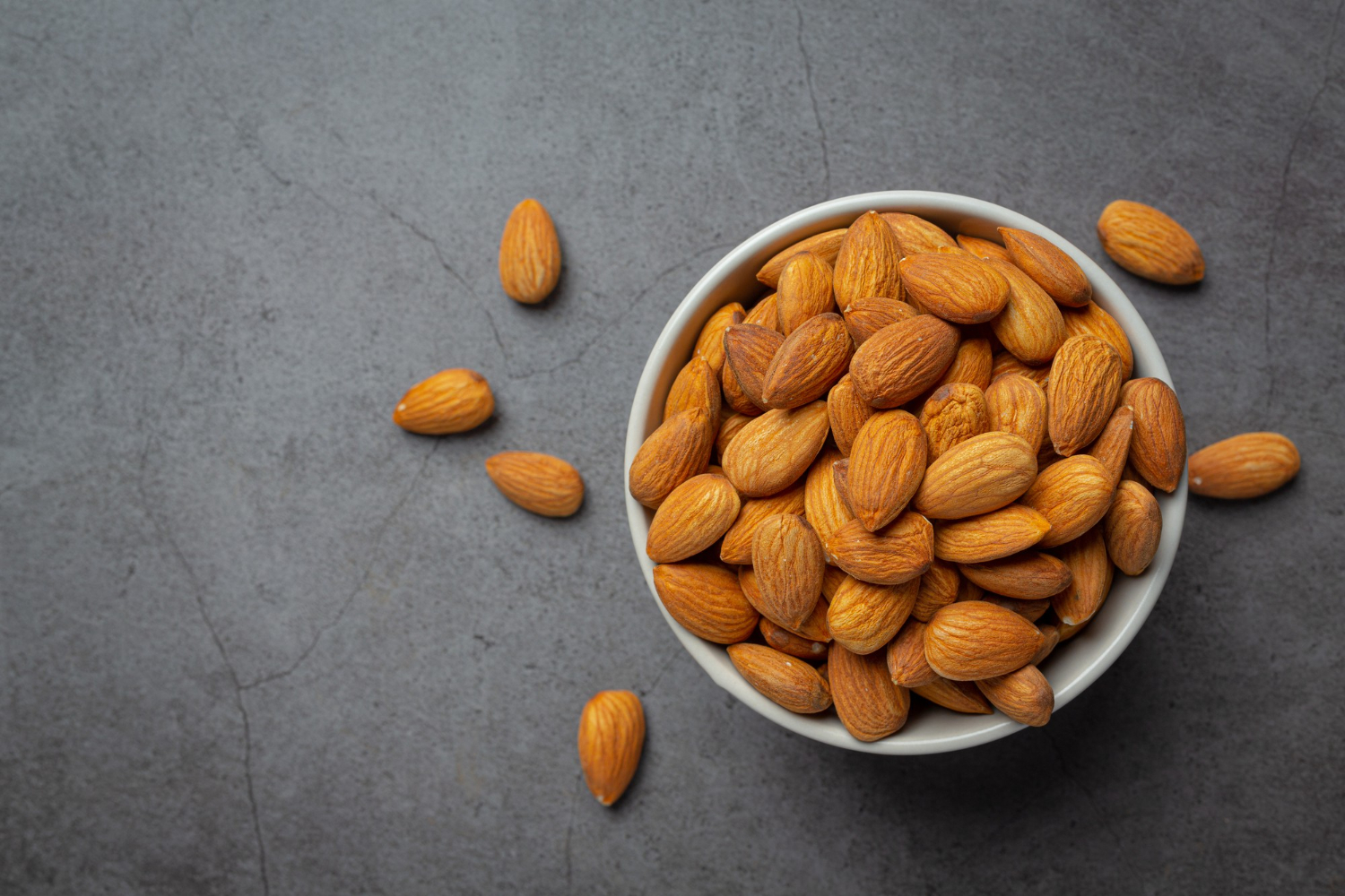 What Happens When You Eat Almonds Every Day